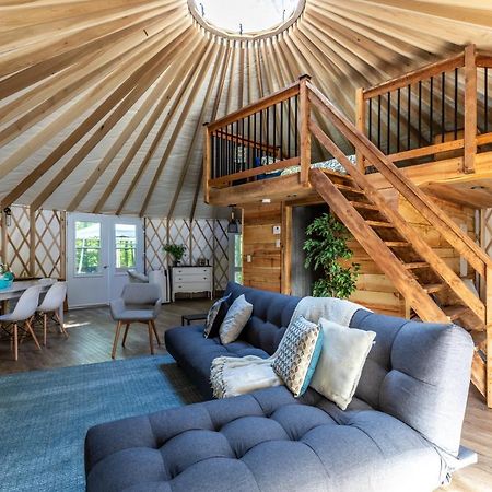Yourtes Glamping Du Poisson Blanc Notre-Dame-du-Laus Exterior foto